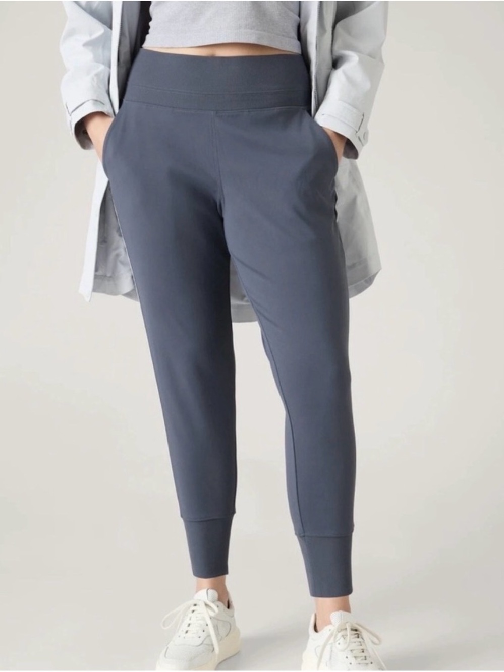 Athleta High-Rise Venice Jogger in Slate - Sz: L